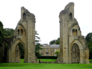 Abbazia di Glastonbury fonte wikipedia